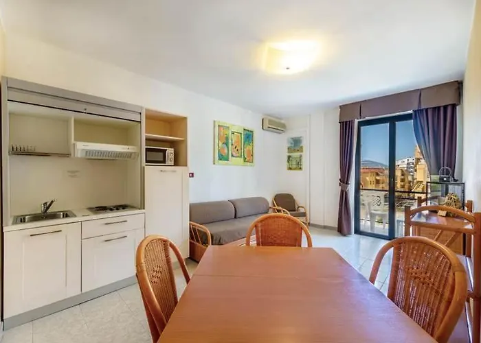 Appartement Inviting Rina Sea 1br