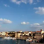 דירה Inviting Rina Sea 1br