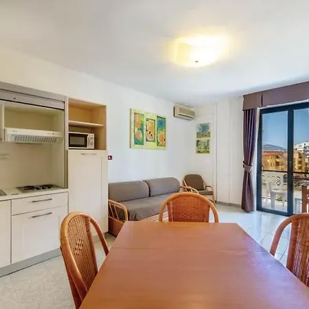 Apartamento Inviting Rina Sea 1br