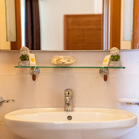 Inviting Rina Sea 1br
