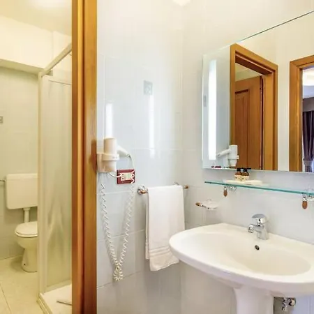 Inviting Rina Sea 1br אלגהרו